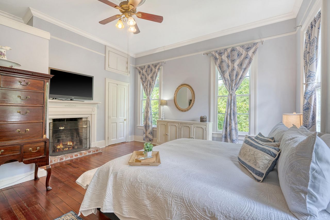 301 E Richardson Avenue Photo 36