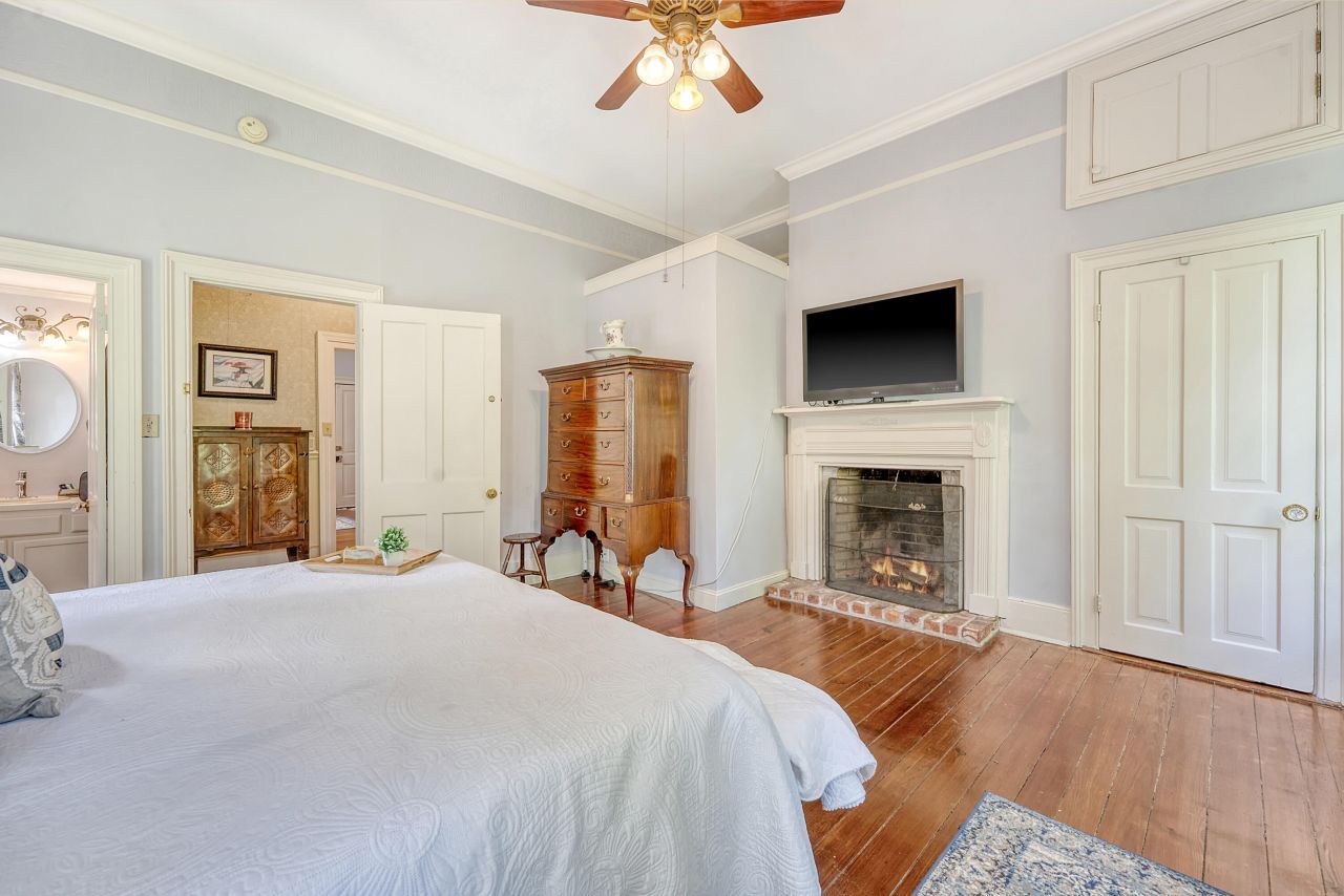 301 E Richardson Avenue Photo 38