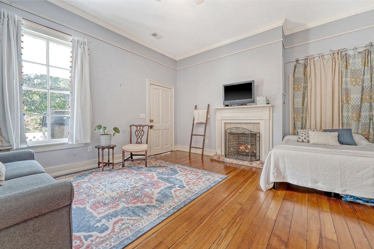 301 E Richardson Avenue Photo 43