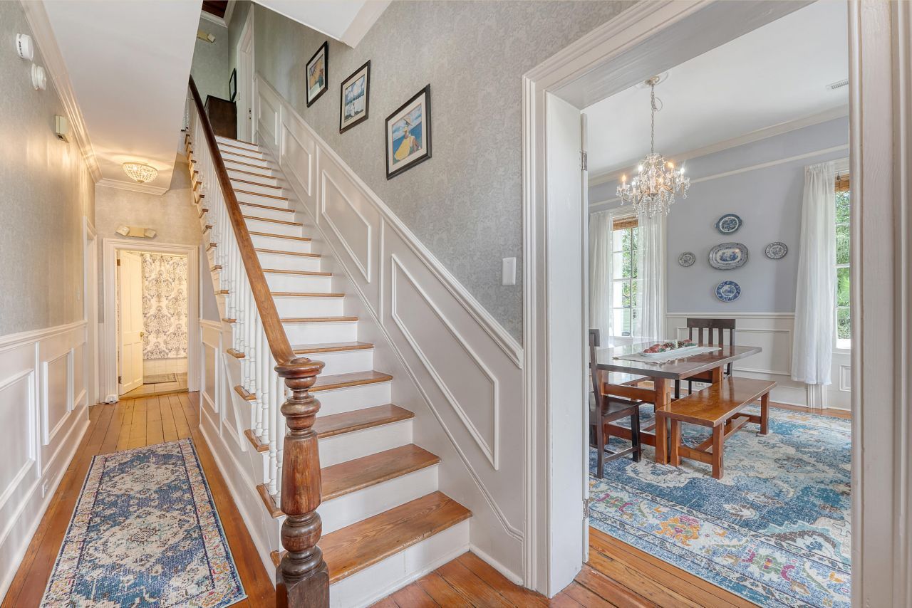 301 E Richardson Avenue Photo 50