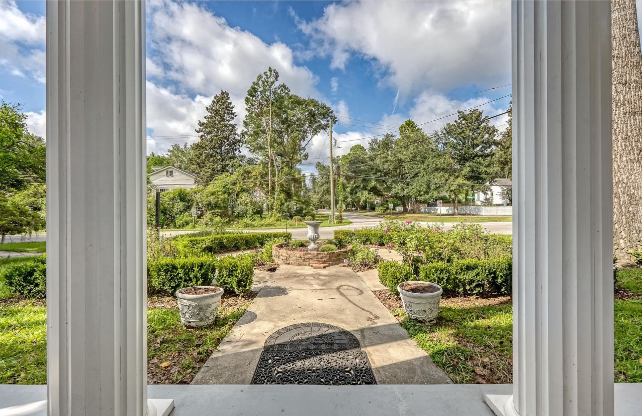 301 E Richardson Avenue Photo 55