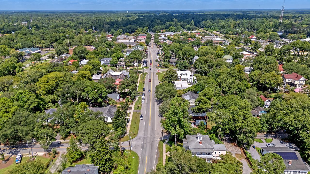 301 E Richardson Avenue Photo 63