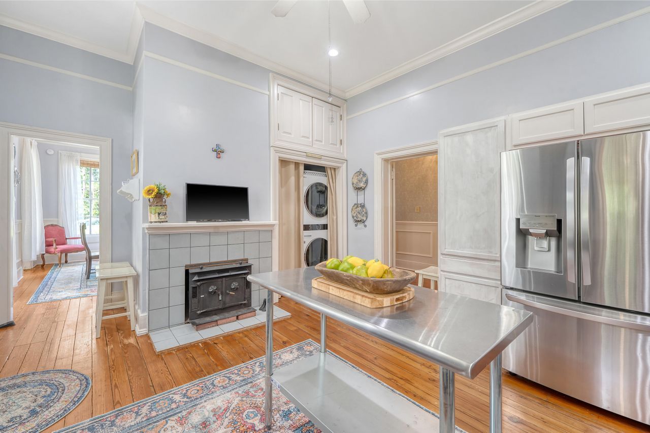 301 E Richardson Avenue Photo 7