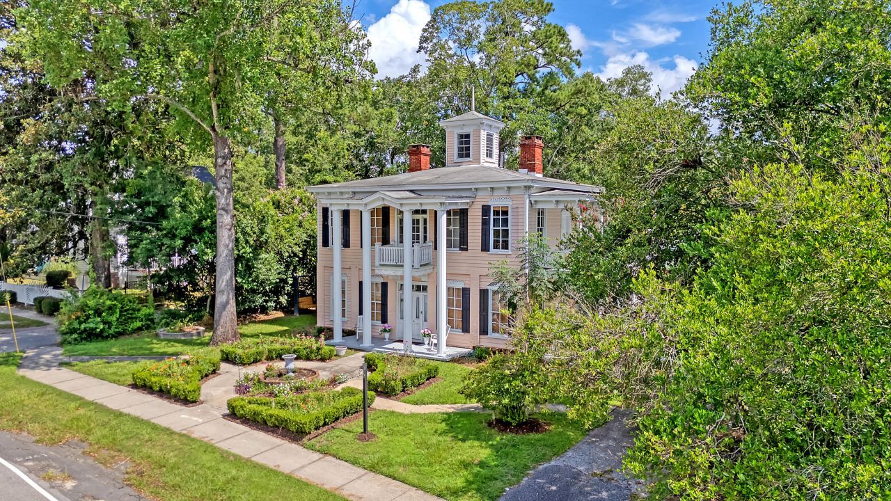 301 E Richardson Avenue Photo 72