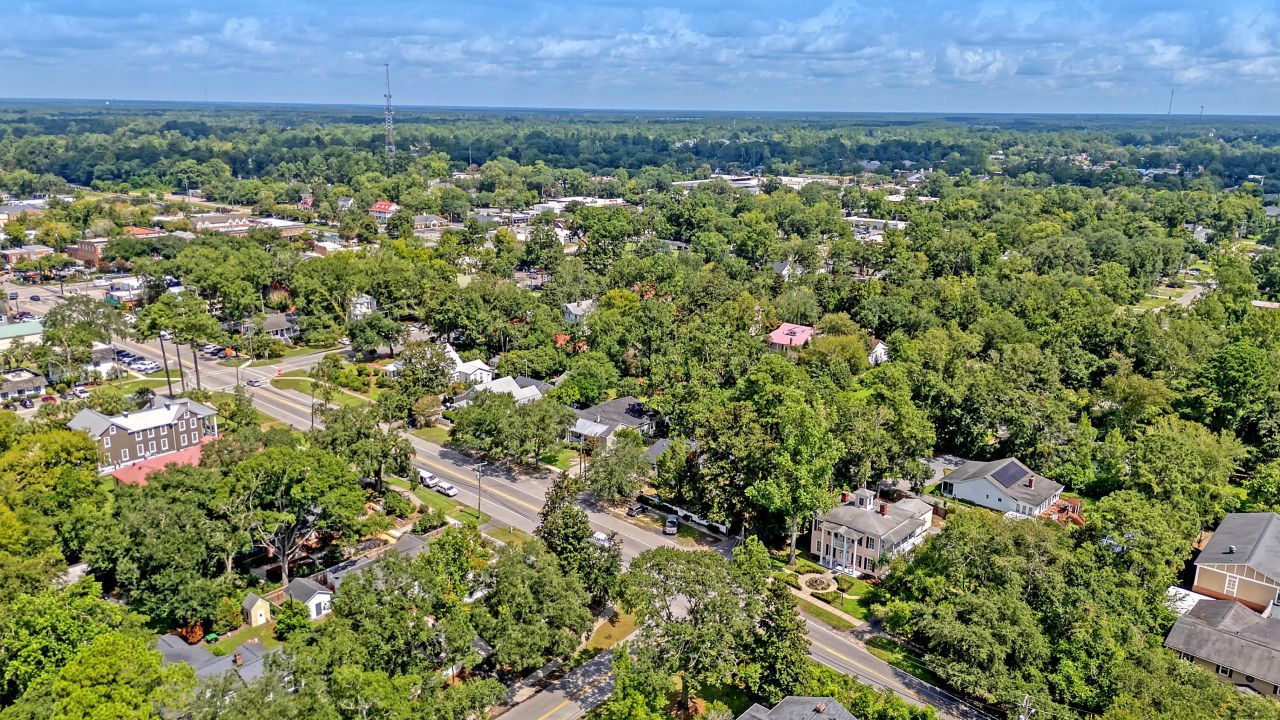 301 E Richardson Avenue Photo 74