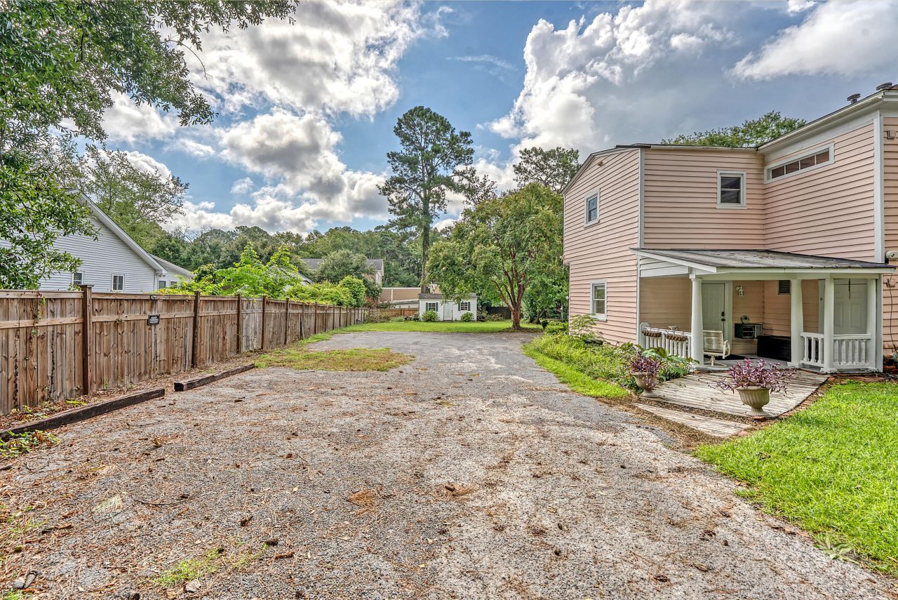 301 E Richardson Avenue Photo 85