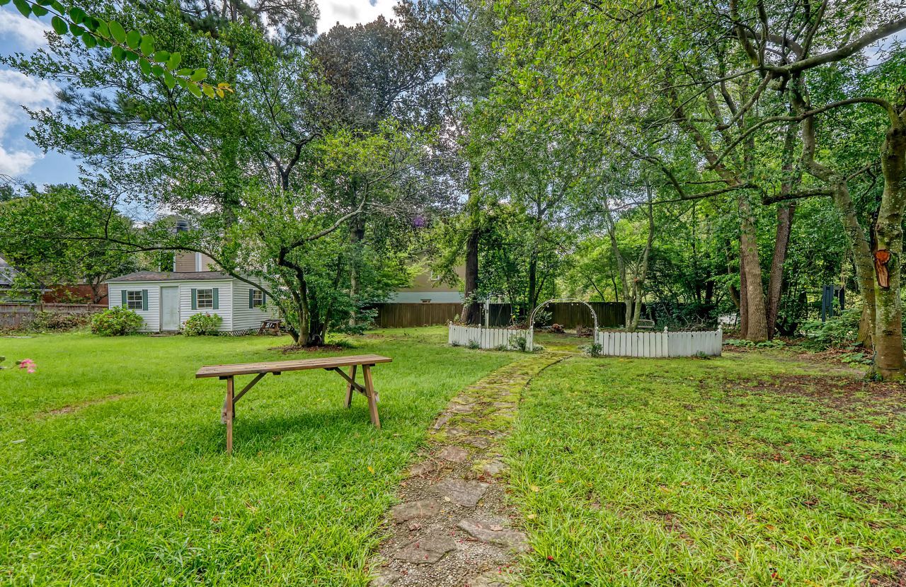 301 E Richardson Avenue Photo 89