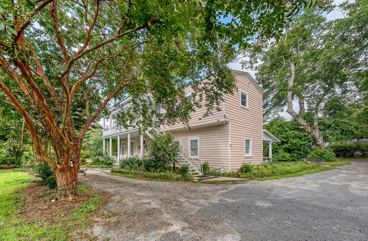 301 E Richardson Avenue Photo 91