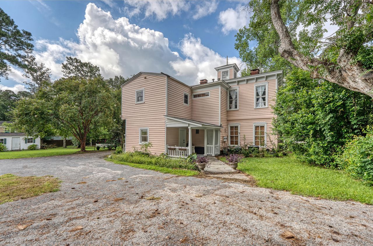 301 E Richardson Avenue Photo 98