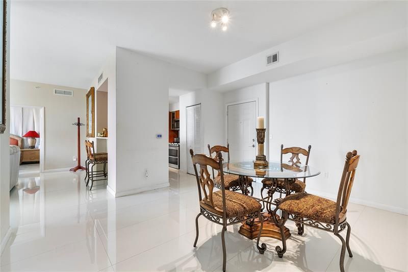625 Casa Loma Blvd, Unit 1608, Boynton Beach, FL 33435 Photo