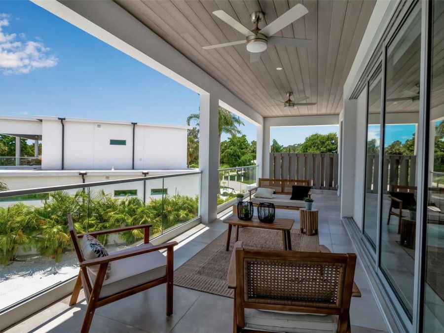 Property Image 100