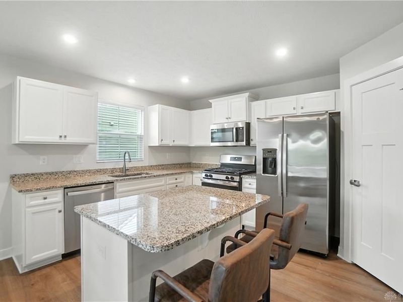 6777 Crystal Harbour Drive, Middletown, OH 45042 Photo 10