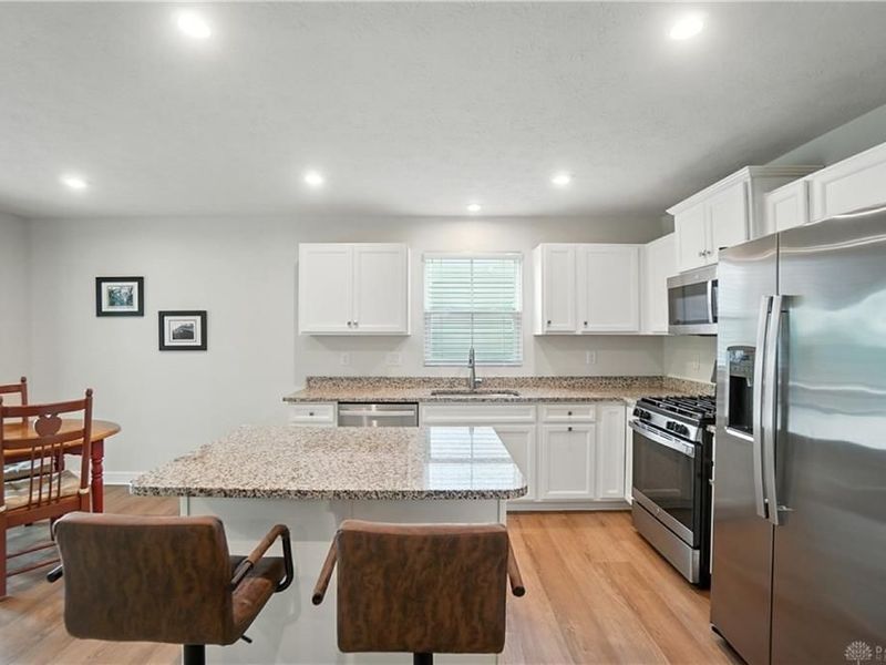 6777 Crystal Harbour Drive, Middletown, OH 45042 Photo 11