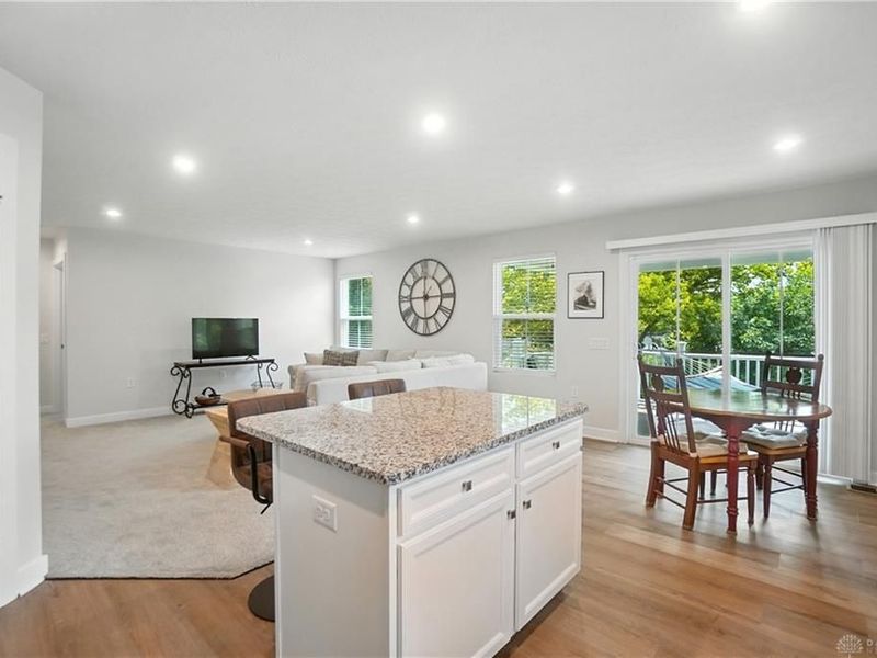 6777 Crystal Harbour Drive, Middletown, OH 45042 Photo 13