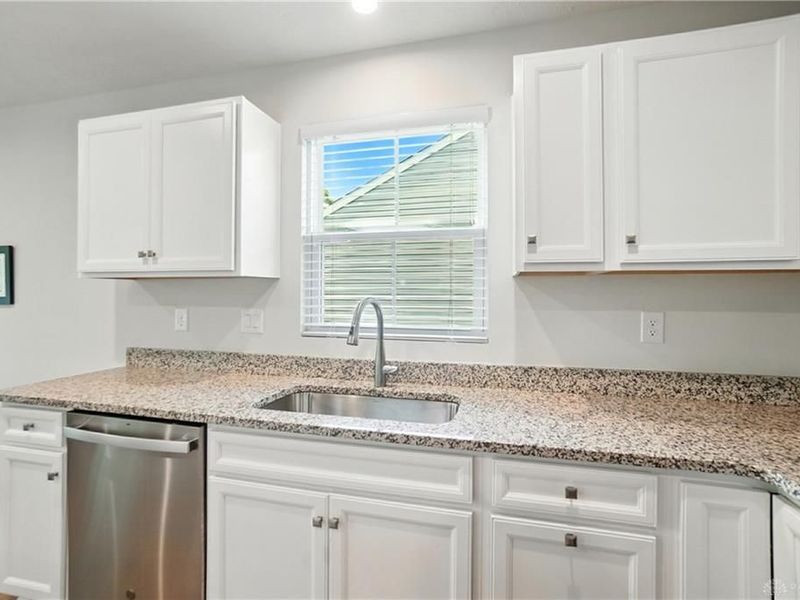 6777 Crystal Harbour Drive, Middletown, OH 45042 Photo 14