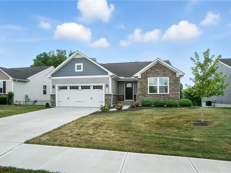 6777 Crystal Harbour Drive, Middletown, OH 45042 Photo 3