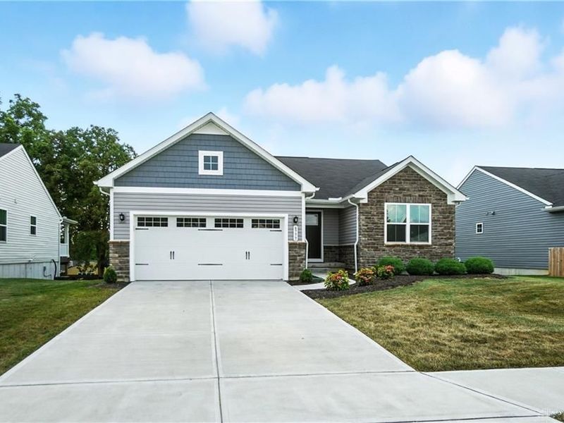 6777 Crystal Harbour Drive, Middletown, OH 45042 Photo 4