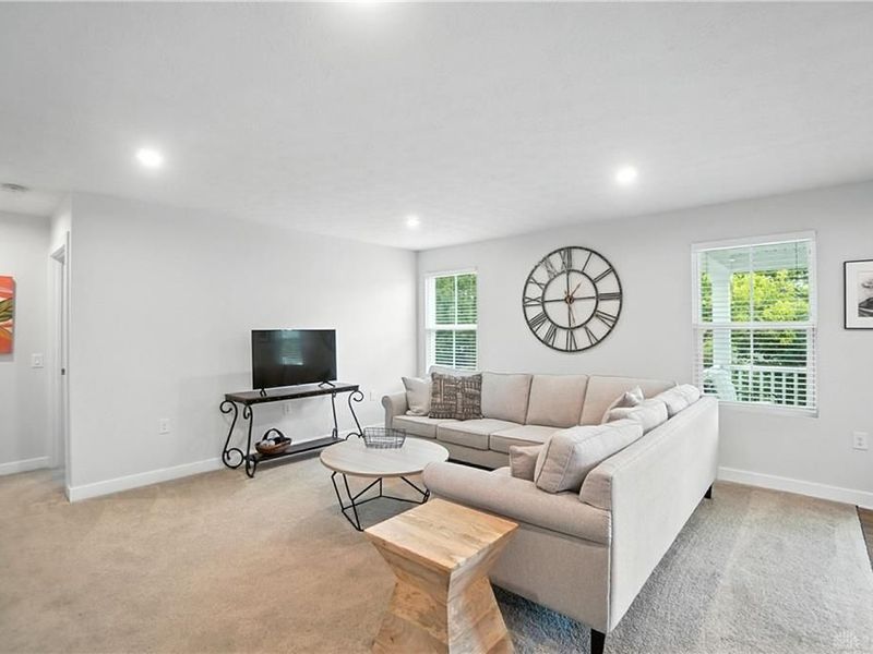 6777 Crystal Harbour Drive, Middletown, OH 45042 Photo 8