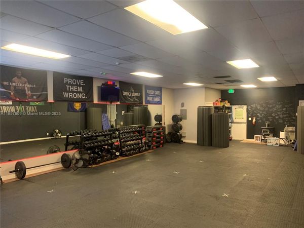 8471 W Oakland Park Blvd, Sunrise, FL 33351