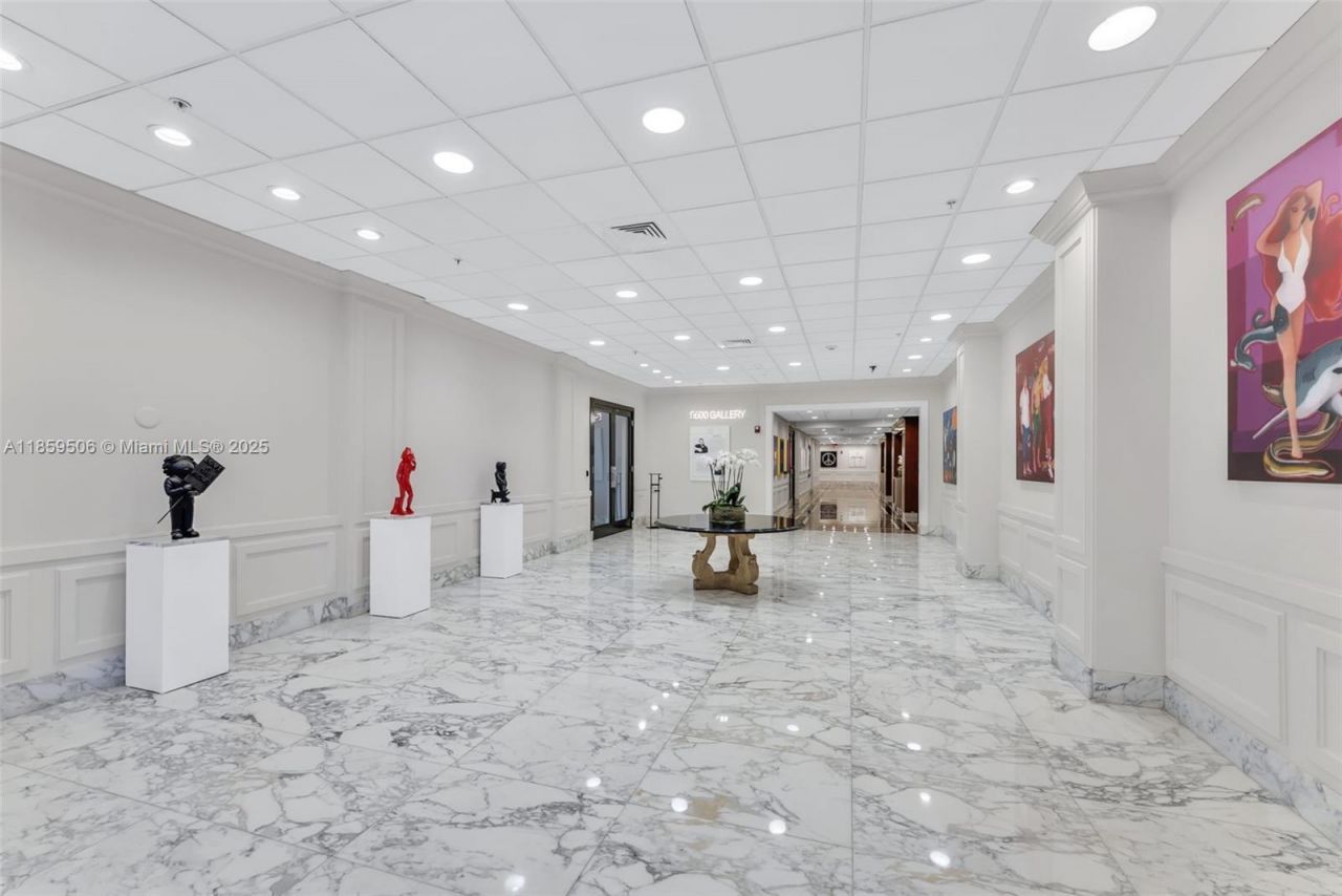 5600 Collins Ave, Unit 17W, Miami Beach, FL 33140 Photo