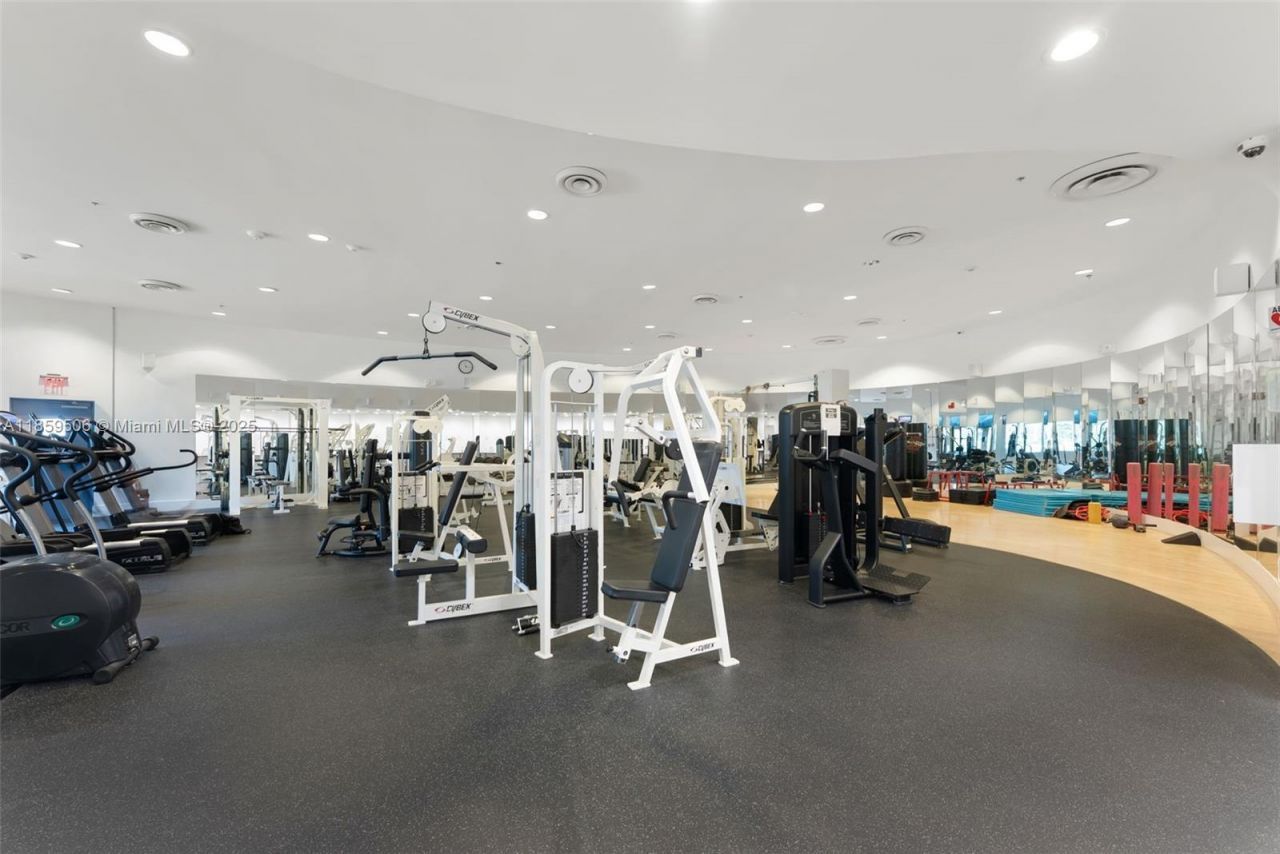 5600 Collins Ave, Unit 17W, Miami Beach, FL 33140 Photo