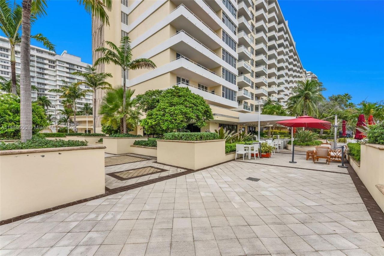 5600 Collins Ave, Unit 17W, Miami Beach, FL 33140 Photo