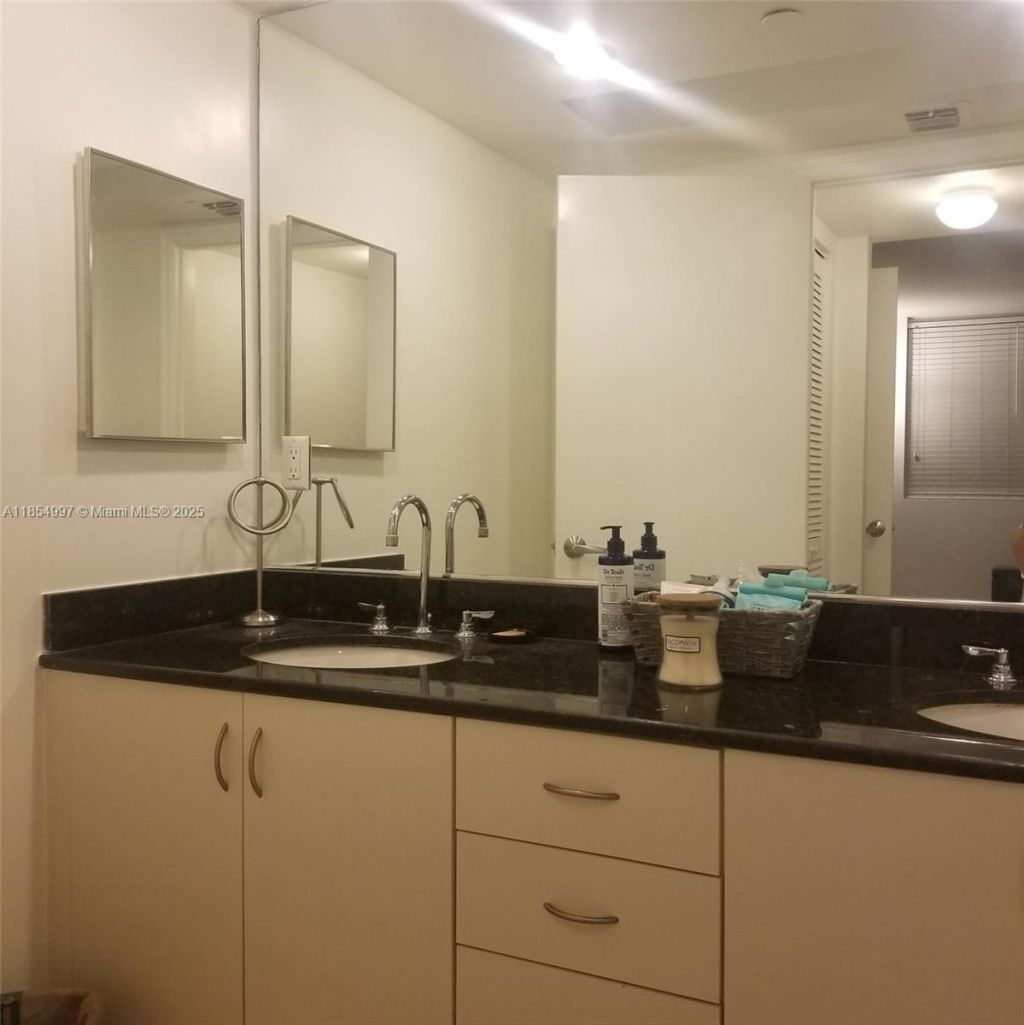 6917 Collins Ave, Unit 408, Miami Beach, FL 33141 Photo