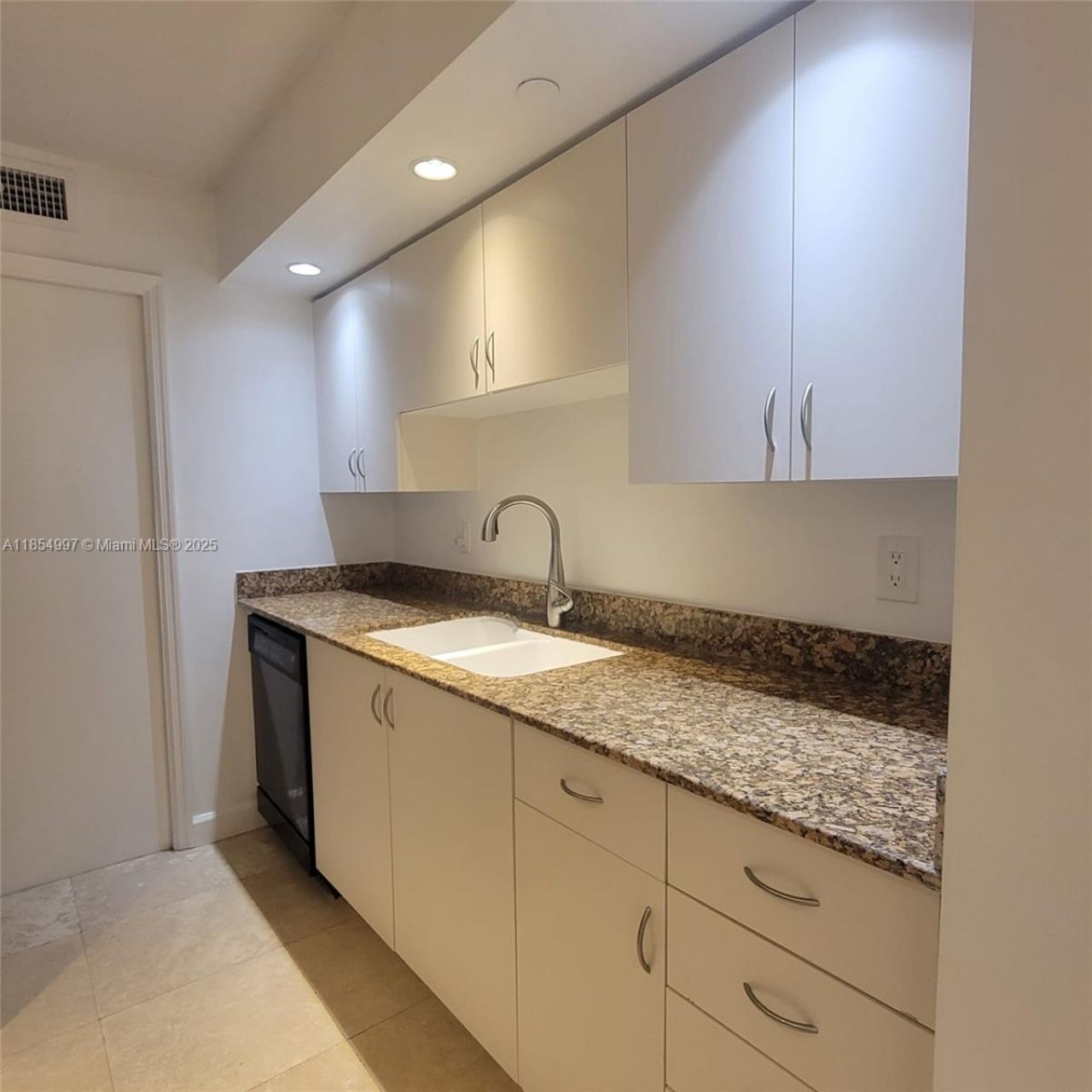 6917 Collins Ave, Unit 408, Miami Beach, FL 33141 Photo