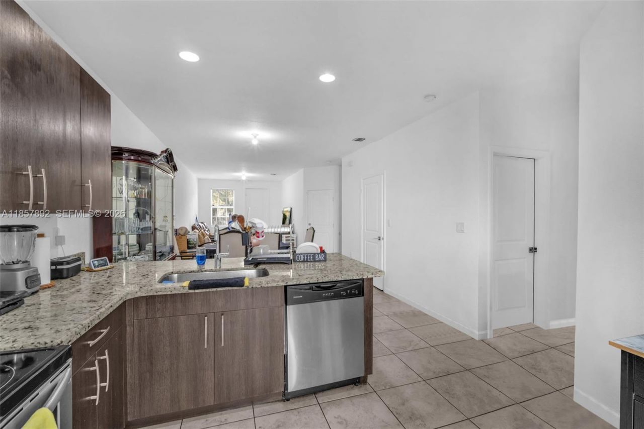 1429 SE 26th Ave, Homestead, FL 33035 Photo