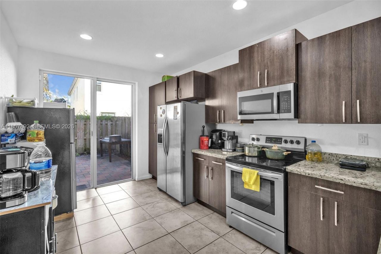 1429 SE 26th Ave, Homestead, FL 33035 Photo