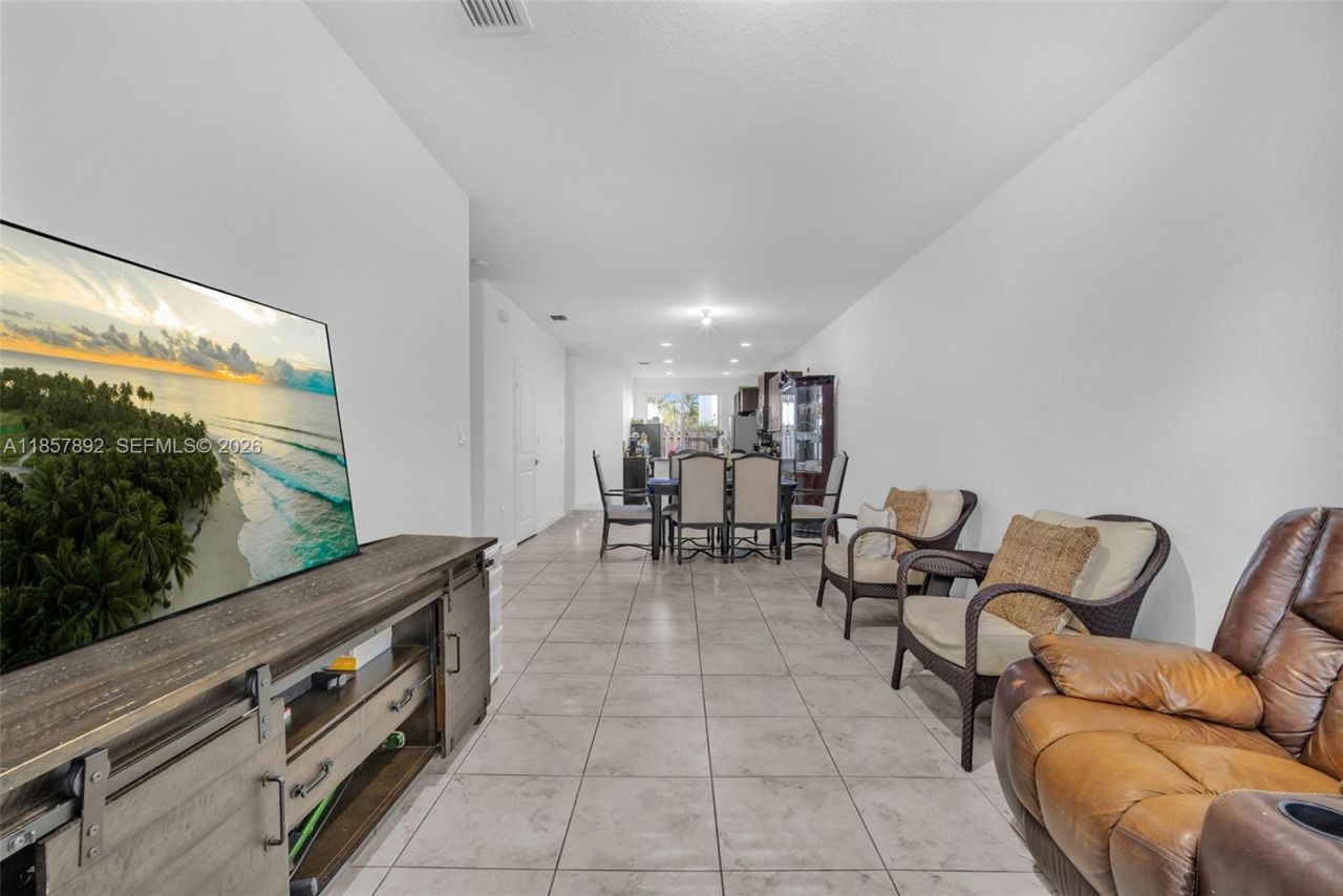 1429 SE 26th Ave, Homestead, FL 33035 Photo