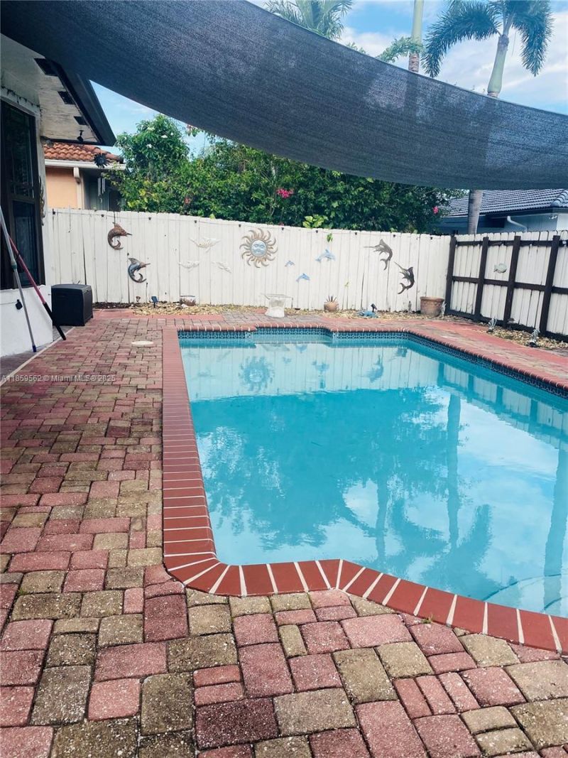 7760 NW 163rd St, Miami Lakes, FL 33016 Photo