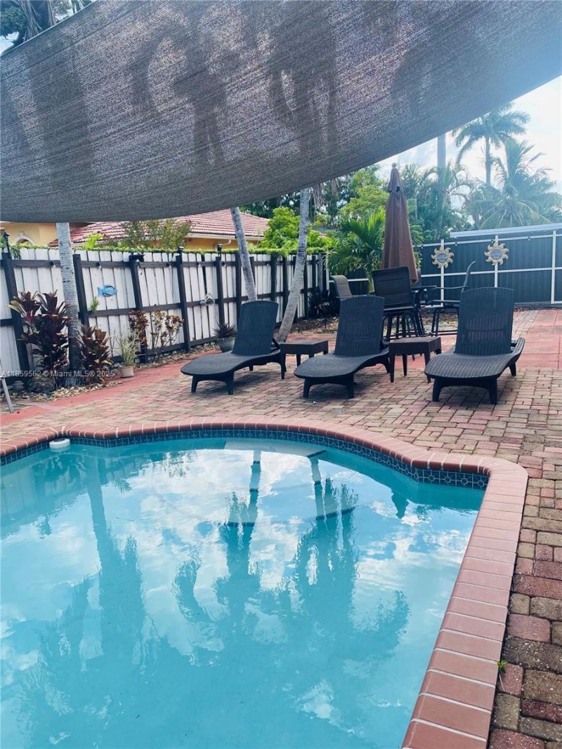 7760 NW 163rd St, Miami Lakes, FL 33016 Photo