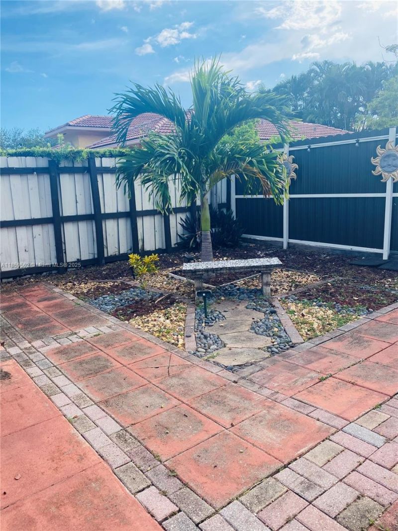 7760 NW 163rd St, Miami Lakes, FL 33016 Photo