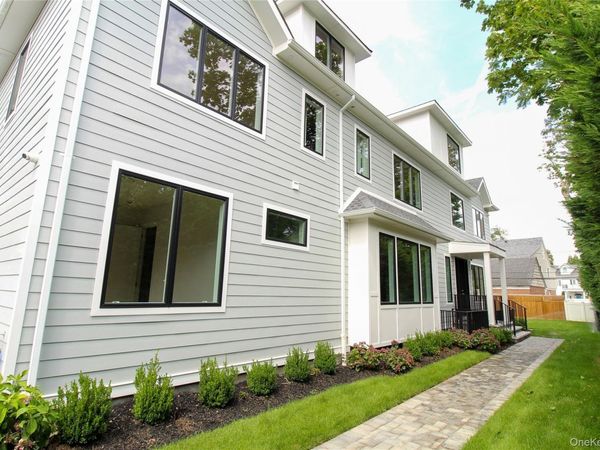 8 Sealy Drive, Lawrence, NY 11559