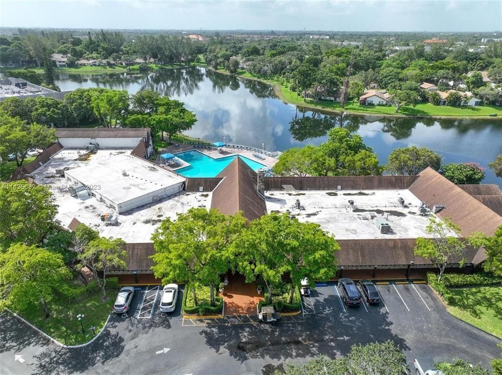 3710 Inverrary Drive, Unit 3T, Lauderhill, FL 33319 Photo