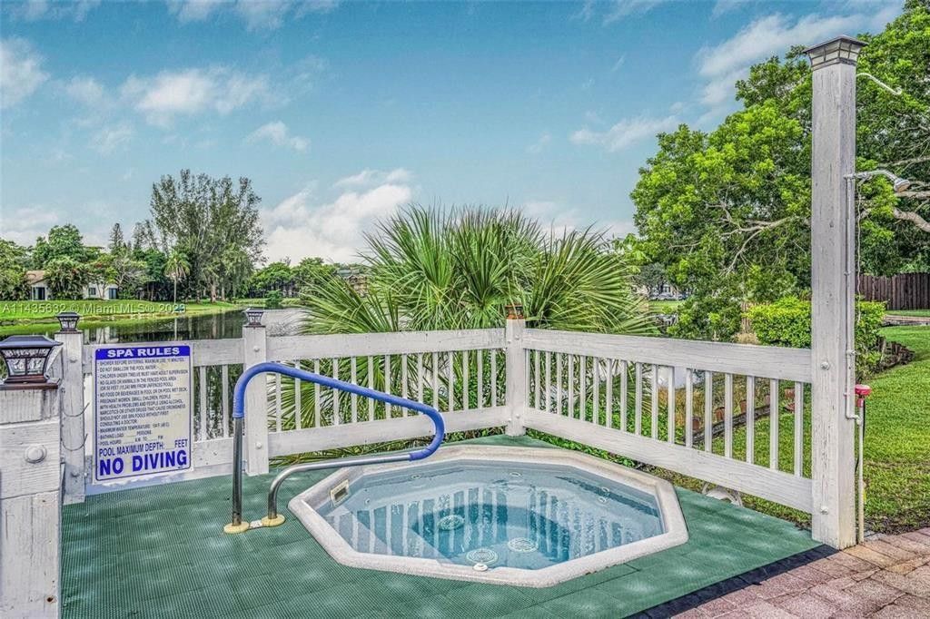 3710 Inverrary Drive, Unit 3T, Lauderhill, FL 33319 Photo