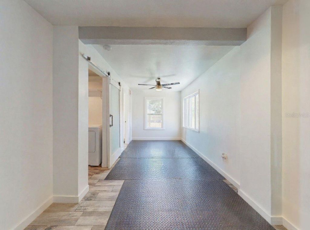 811 E 10th Avenue, New Smyrna Beach, FL 32169 Photo