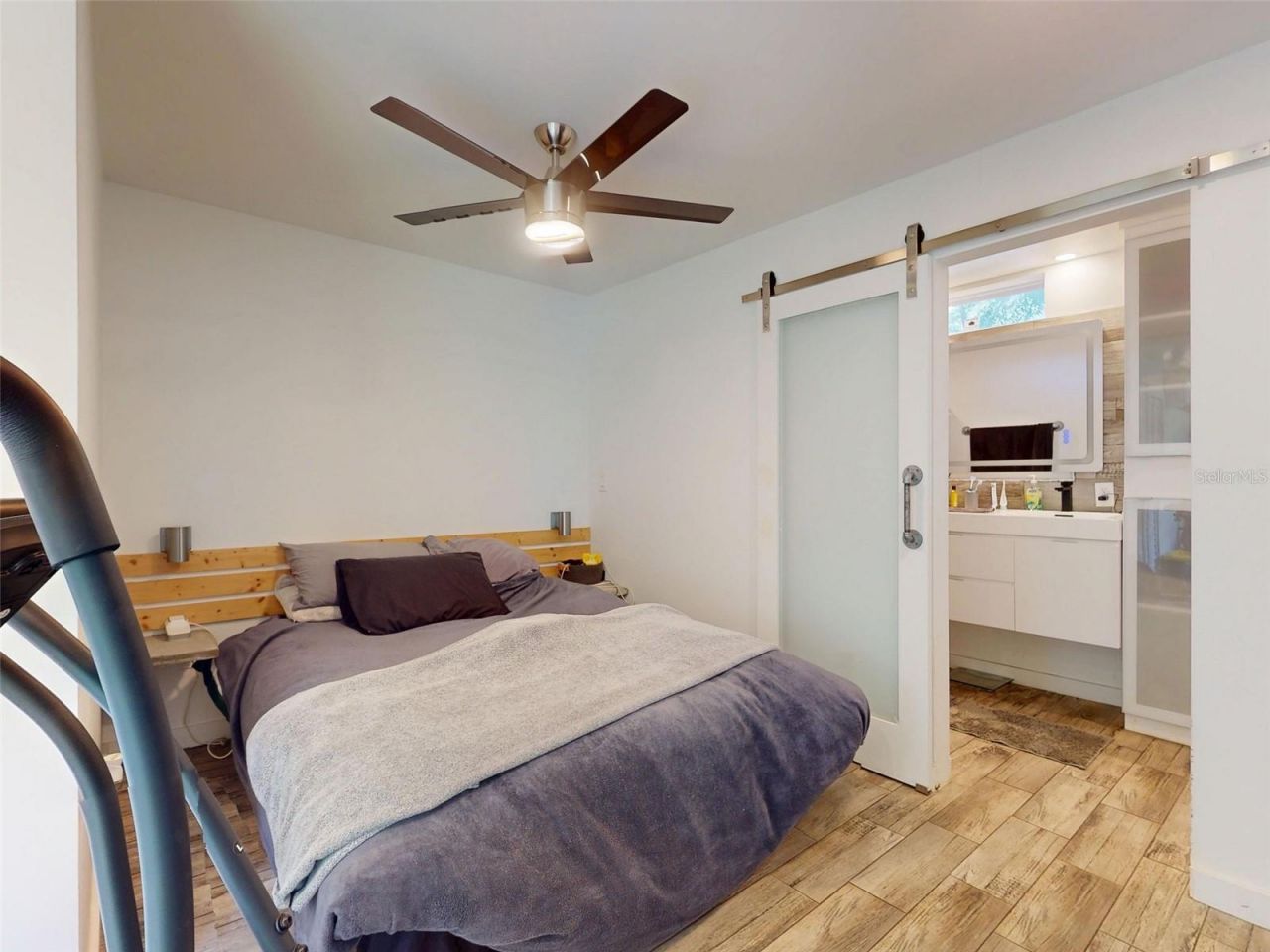 811 E 10th Avenue, New Smyrna Beach, FL 32169 Photo