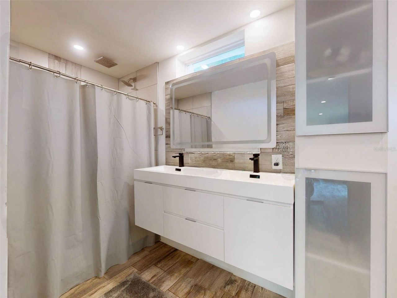 811 E 10th Avenue, New Smyrna Beach, FL 32169 Photo