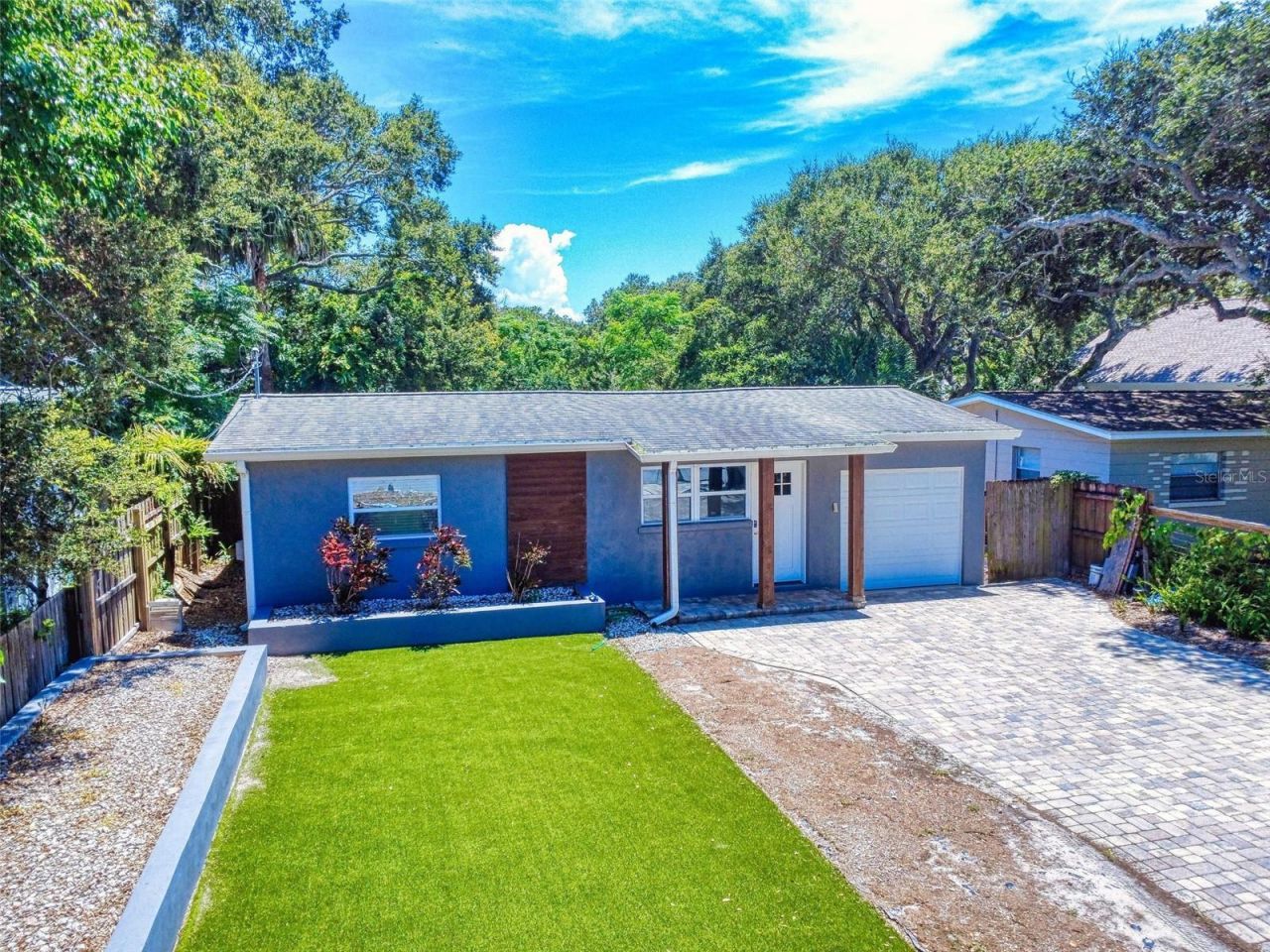 811 E 10th Avenue, New Smyrna Beach, FL 32169 Photo