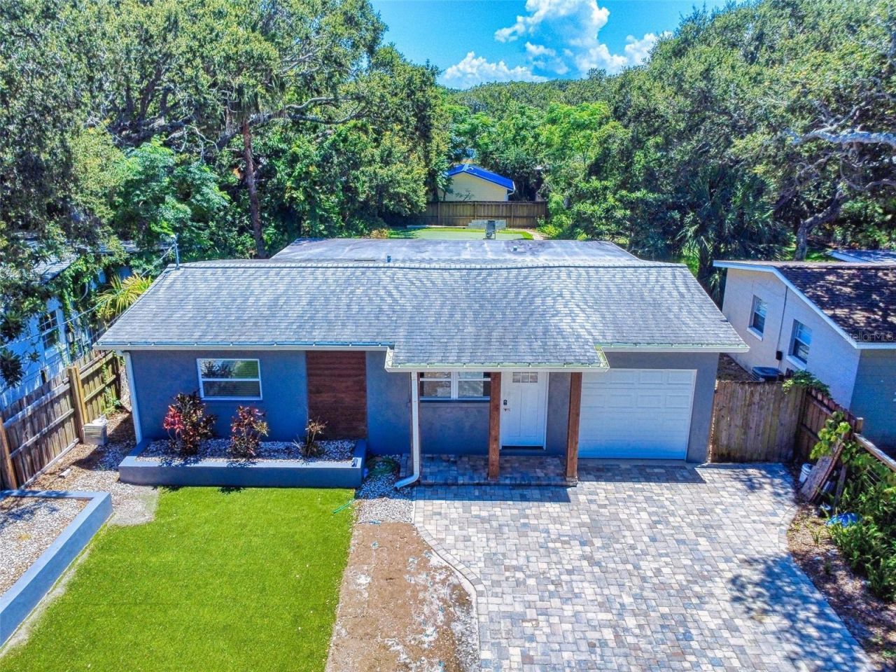 811 E 10th Avenue, New Smyrna Beach, FL 32169 Photo