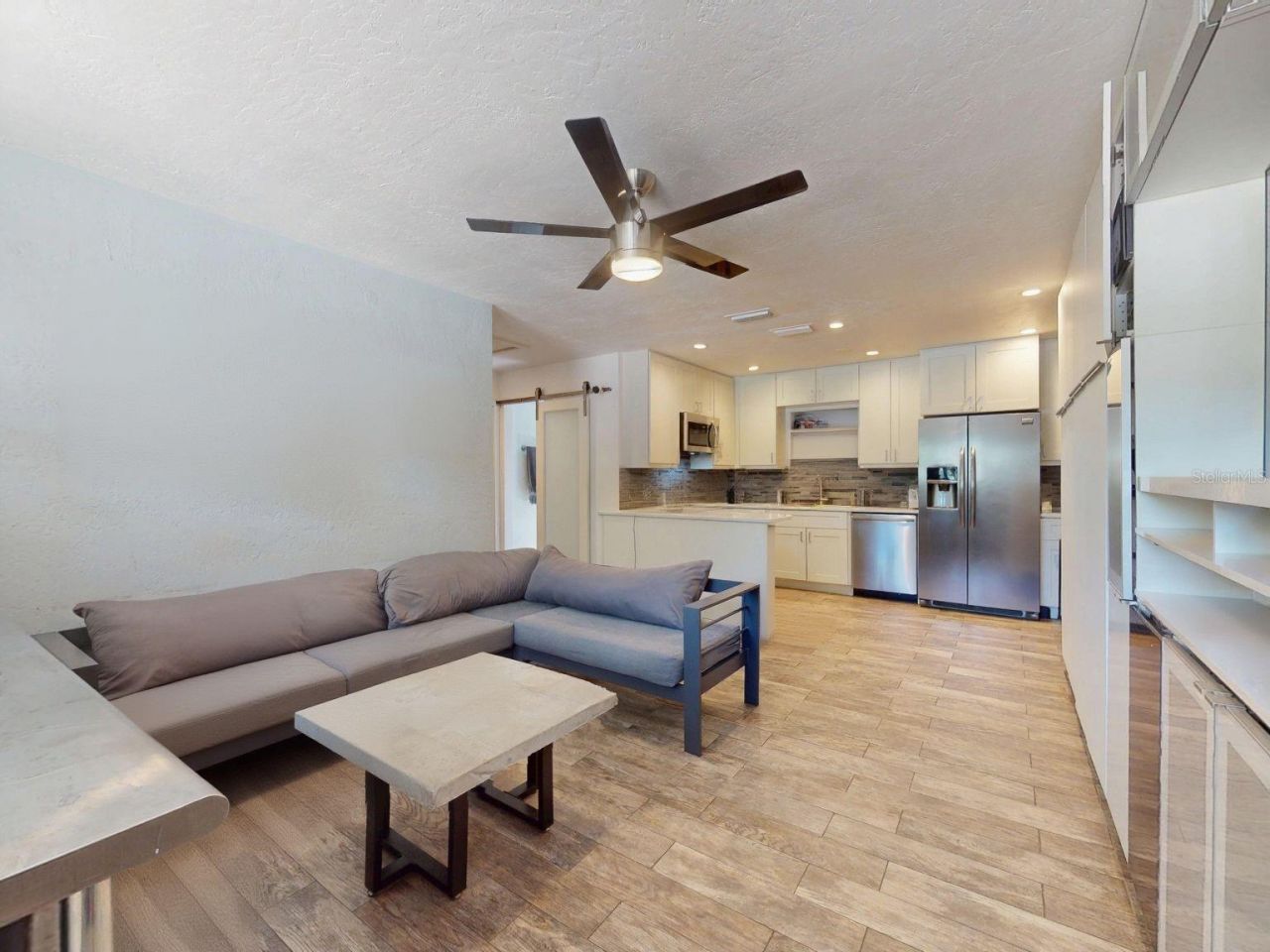 811 E 10th Avenue, New Smyrna Beach, FL 32169 Photo