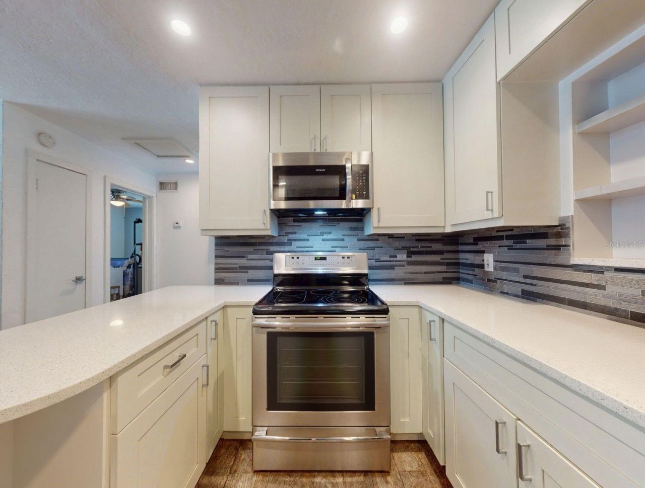 811 E 10th Avenue, New Smyrna Beach, FL 32169 Photo