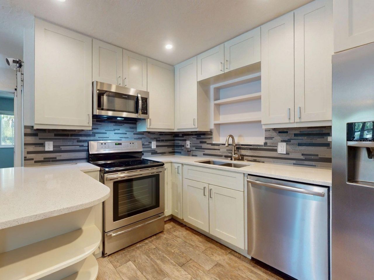 811 E 10th Avenue, New Smyrna Beach, FL 32169 Photo