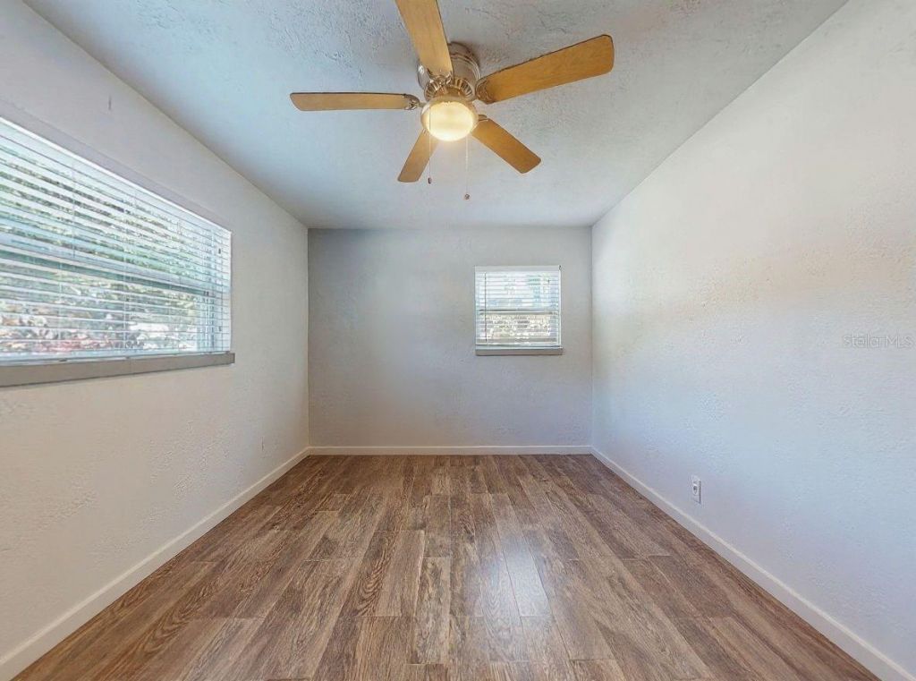 811 E 10th Avenue, New Smyrna Beach, FL 32169 Photo