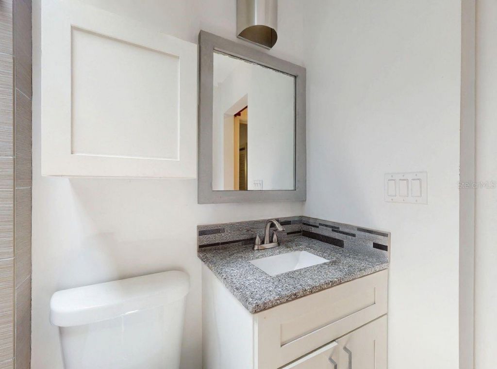 811 E 10th Avenue, New Smyrna Beach, FL 32169 Photo