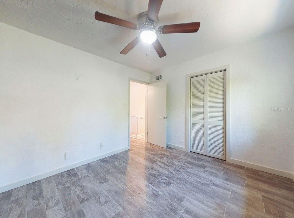 811 E 10th Avenue, New Smyrna Beach, FL 32169 Photo