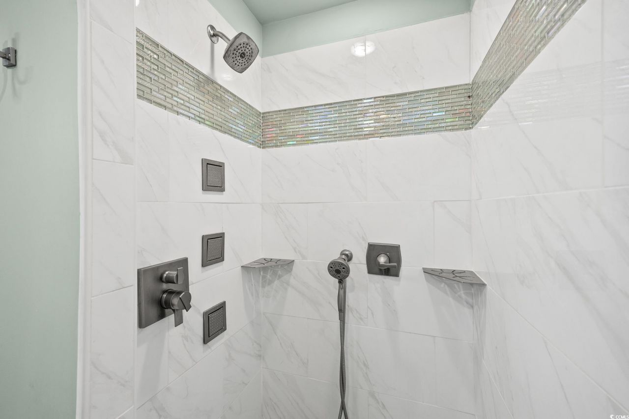 4850 Meadowsweet Dr. Photo 21