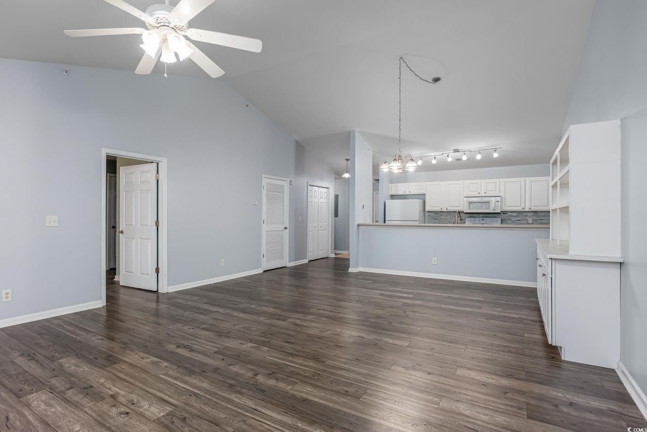 4850 Meadowsweet Dr. Photo 5